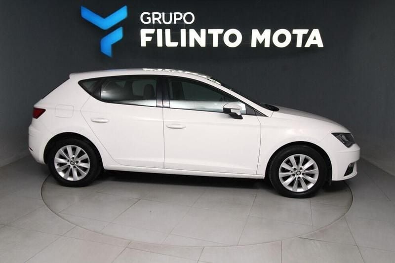 Branco Usado 2018 Seat Leon Reference | € 12.990 (Bom preço) - Imagem 1/4
