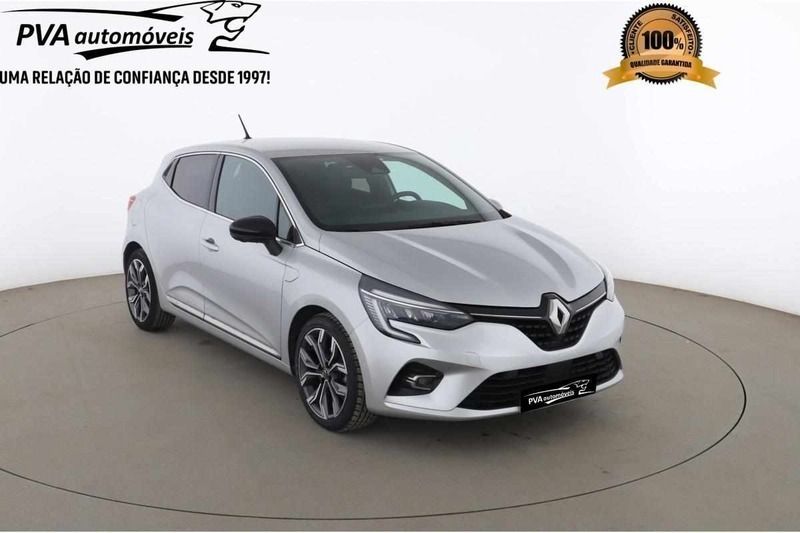 Cinzento Usado 2021 Renault Clio V Intens Citadino | € 13.950 (Preço justo) - Imagem 1/4