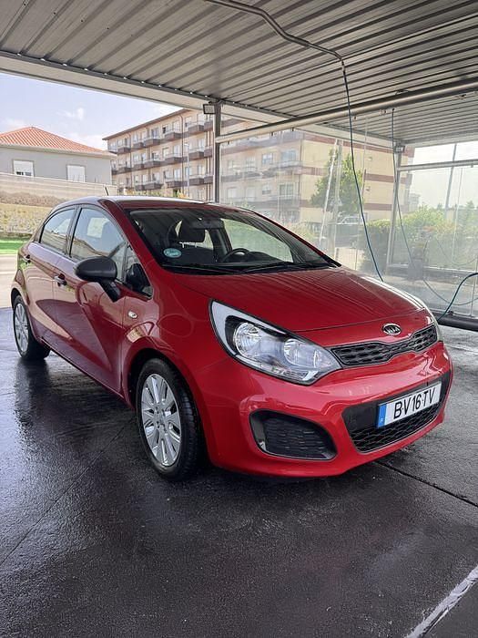 Usado 2012 Kia Rio DREAM-TEAM Edition Sedan | € 6.990 - Imagem 1/4