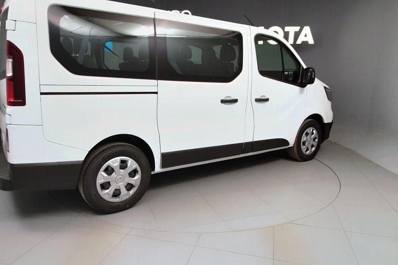 Usado Renault Trafic Equilibre 110 HP (80 kW) 2024 Branco Monovolume