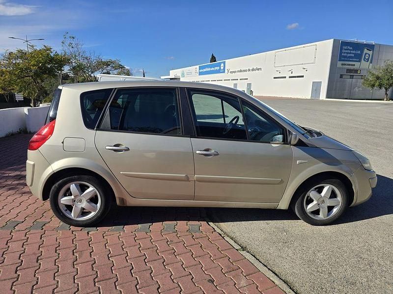 Usado 2007 Renault Mégane II Sedan | € 4.500 (Caro) - Imagem 1/4