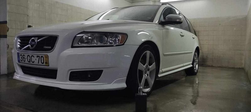 Branco Usado 2011 Volvo V50 R-Design Carrinha | € 12.500 - Imagem 1/4