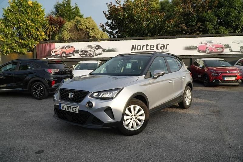 Cinza Usado 2023 Seat Arona Style SUV | € 15.650 (Preço justo) - Imagem 1/3