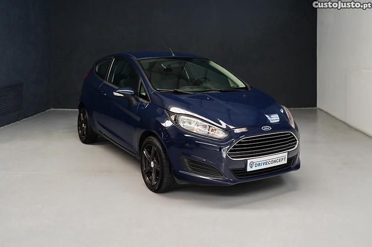 Usado Ford Fiesta Trend 75 HP (55 kW) 2013 Azul Citadino