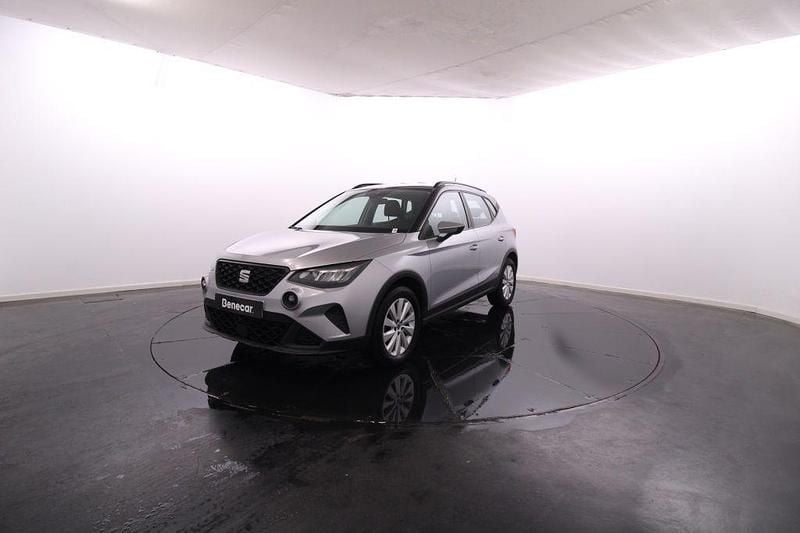 Cinza Usado 2023 Seat Arona Style SUV | € 17.950 (Preço justo) - Imagem 1/4