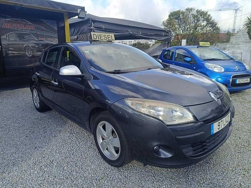 Usado Renault Mégane III 90 HP (66 kW) 2009 Cinza