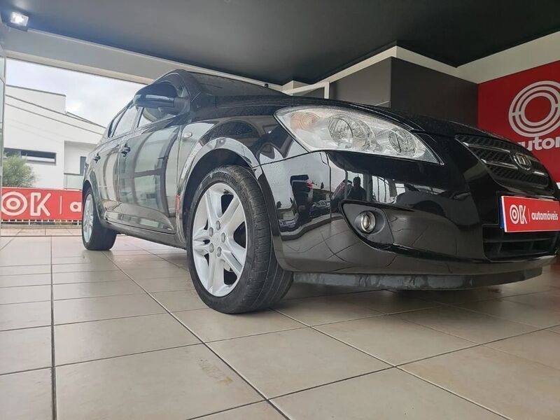Preto Usado 2007 Kia Ceed Sportswagon LX Carrinha | € 4.950 (Preço justo) - Imagem 1/4