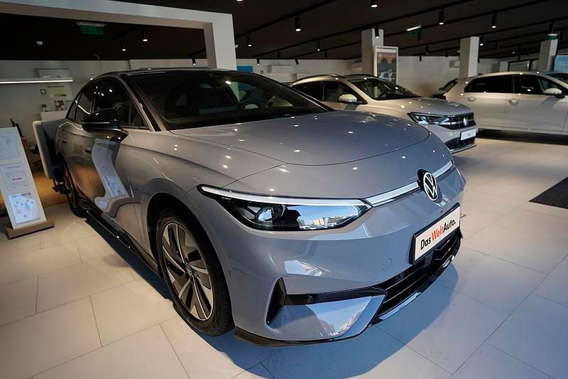 Cinzento Novo 2025 VW ID.7 Pro Sedan | € 53.450 - Imagem 1/4