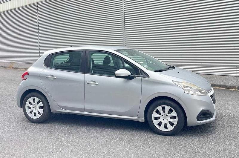 Usado Peugeot 208 Access 68 HP (50 kW) 2015 Cinza Citadino