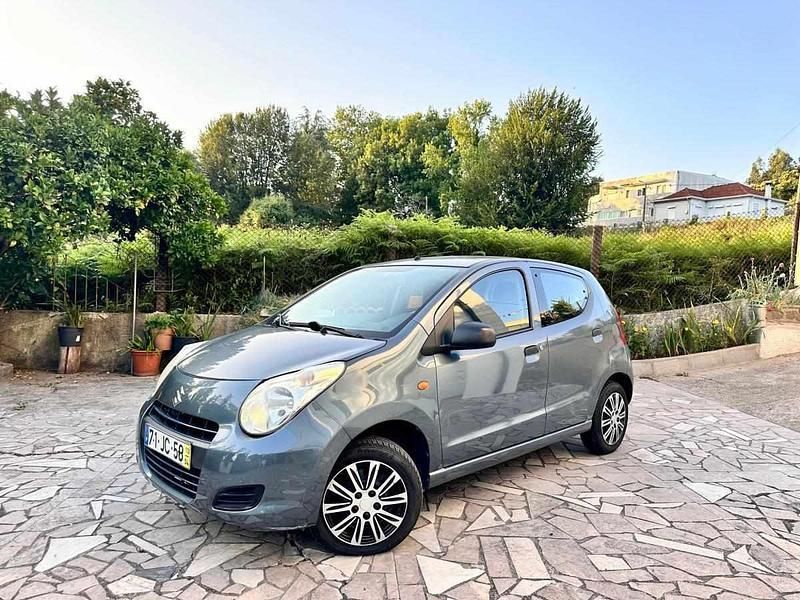 Antracite Usado 2010 Suzuki Alto Citadino | € 5.850 - Imagem 1/4