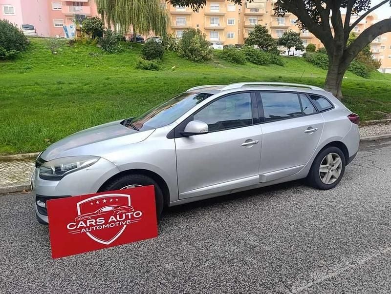 Cinzento Usado 2015 Renault Mégane III Carrinha | € 7.999 (Bom preço) - Imagem 1/4