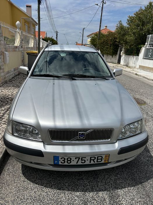 Usado 2001 Volvo V40 Carrinha | € 1.550 - Imagem 1/4