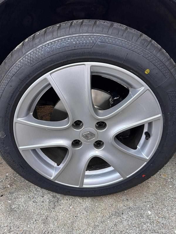 Usado Renault Clio IV 90 HP (66 kW) 2013 Preto Citadino