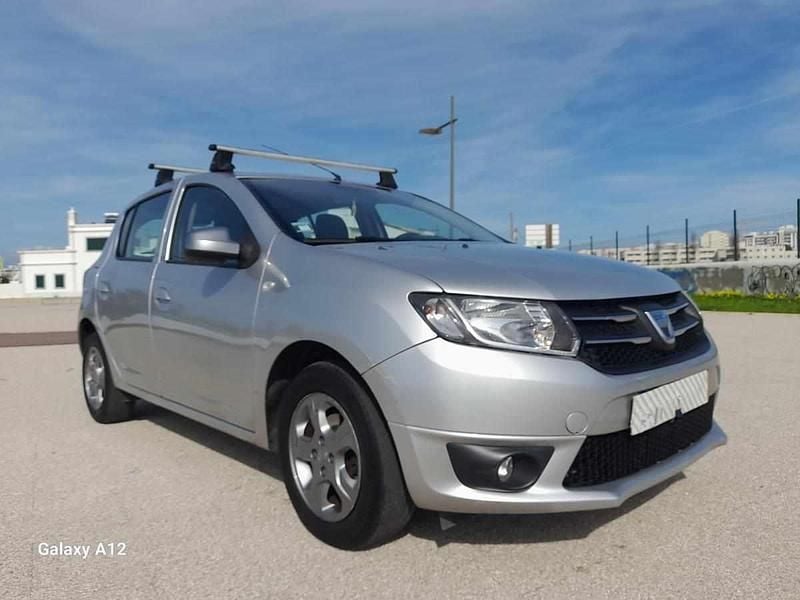 Cinzento Usado 2016 Dacia Sandero Citadino | € 7.450 (Bom preço) - Imagem 1/4