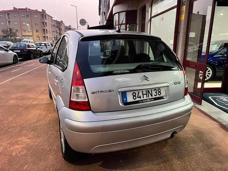 Usado Citroën C3 70 HP (51 kW) 2009 Cinzento