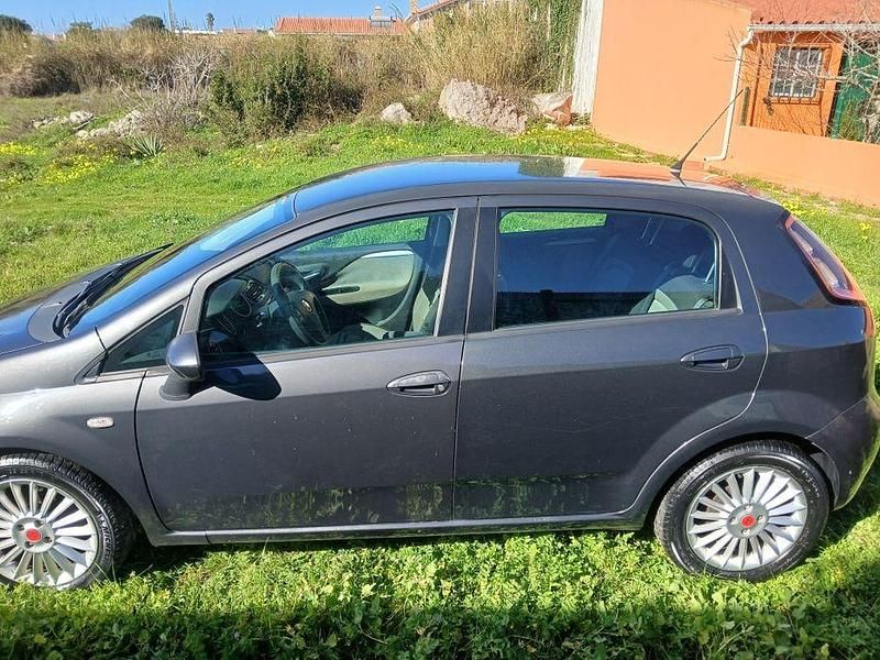 Usado Fiat Grande Punto 85 HP (62 kW) 2011 Citadino