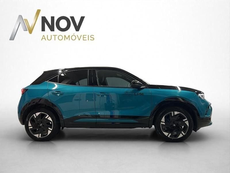 Usado Opel Mokka-e 114 kW (156 HP) 2025 Verde SUV