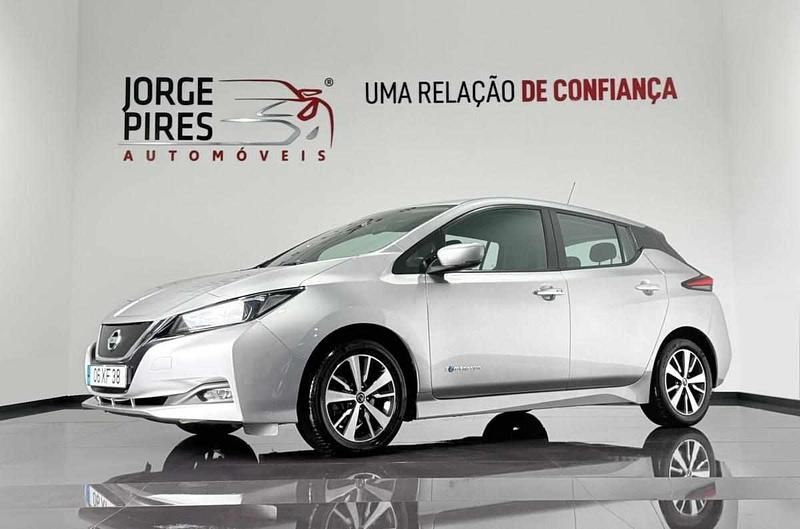 Cinzento Usado 2019 Nissan Leaf Citadino | € 12.490 (Preço justo) - Imagem 1/4