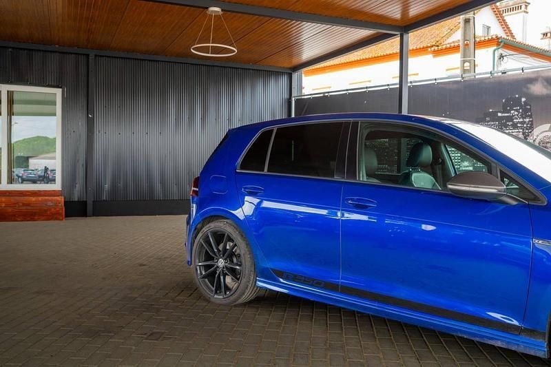 Azul Usado 2016 VW Golf VII R Citadino | € 27.900 (Preço justo) - Imagem 1/1