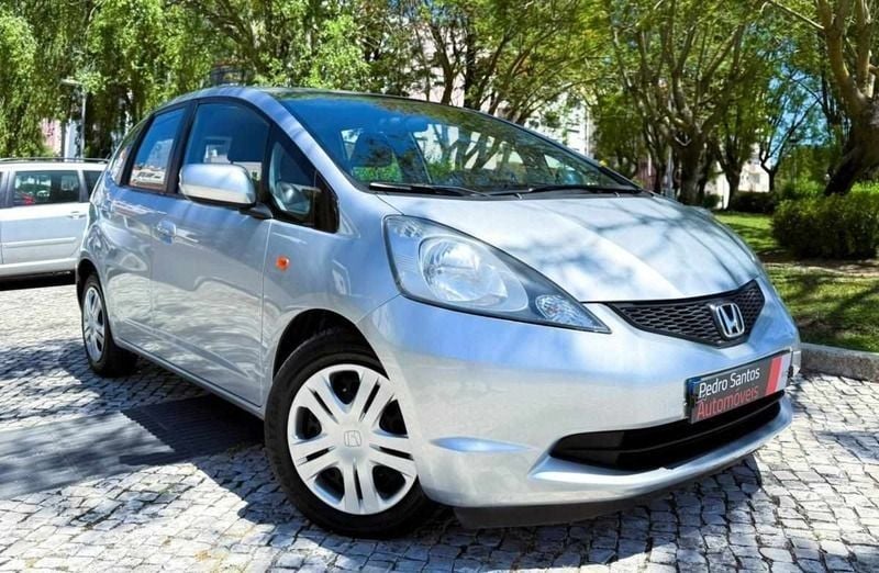 Cinza Usado 2011 Honda Jazz Citadino | € 8.490 (Preço elevado) - Imagem 1/4