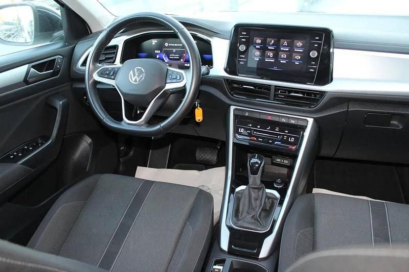 Usado VW T-Roc Life 150 HP (110 kW) 2024 Cinza SUV