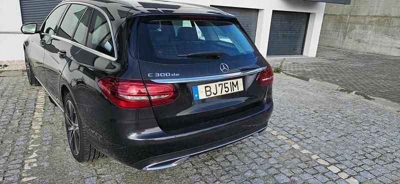 Usado Mercedes C300 306 HP (225 kW) 2019 Preto Carrinha