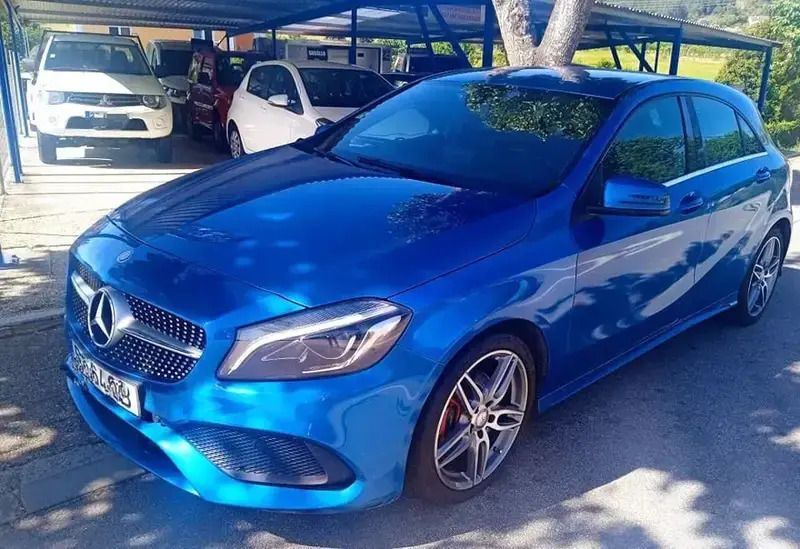 Usado Mercedes A180 AMG line 109 HP (80 kW) 2016 Azul