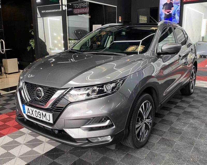 Cinzento Usado 2018 Nissan Qashqai SUV | € 16.490 (Preço justo) - Imagem 1/4