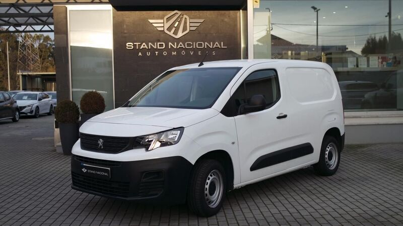 Branco Usado 2022 Peugeot Partner Monovolume | € 15.900 (Preço justo) - Imagem 1/4