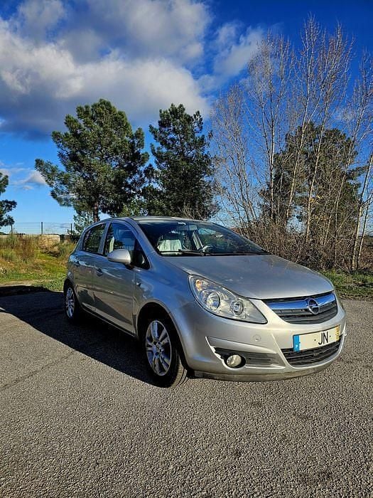 Usado 2010 Opel Corsa Sedan | € 4.650 (Preço justo) - Imagem 1/4