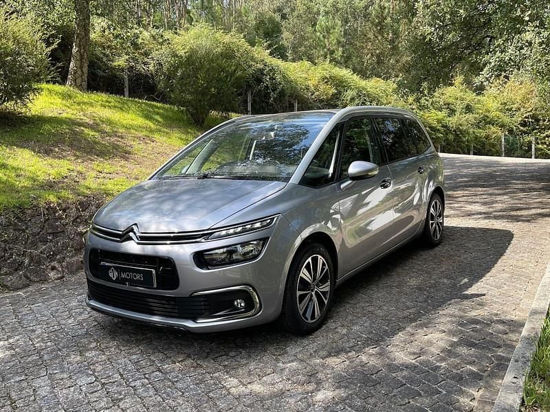 Cinza Usado 2017 Citroën C4 Exclusive Monovolume | € 14.950 (Preço justo) - Imagem 1/4