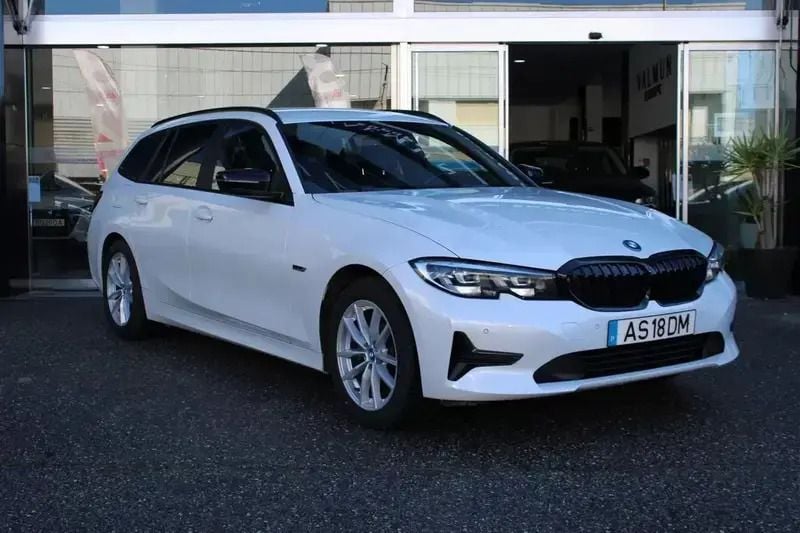 Branco Usado 2022 BMW 320e Carrinha | € 29.900 (Super Preço) - Imagem 1/4