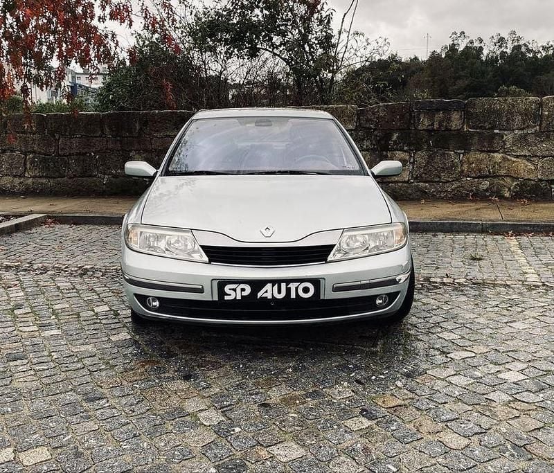 Usado 2003 Renault Laguna II Sedan | € 1.680 (Preço justo) - Imagem 1/4