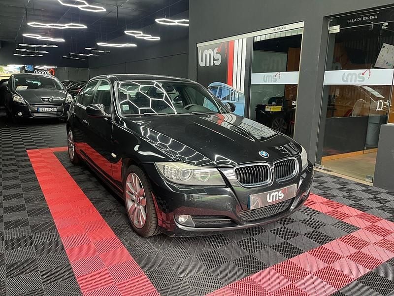 Preto Usado 2011 BMW 320 Sedan | € 10.500 (Preço justo) - Imagem 1/4