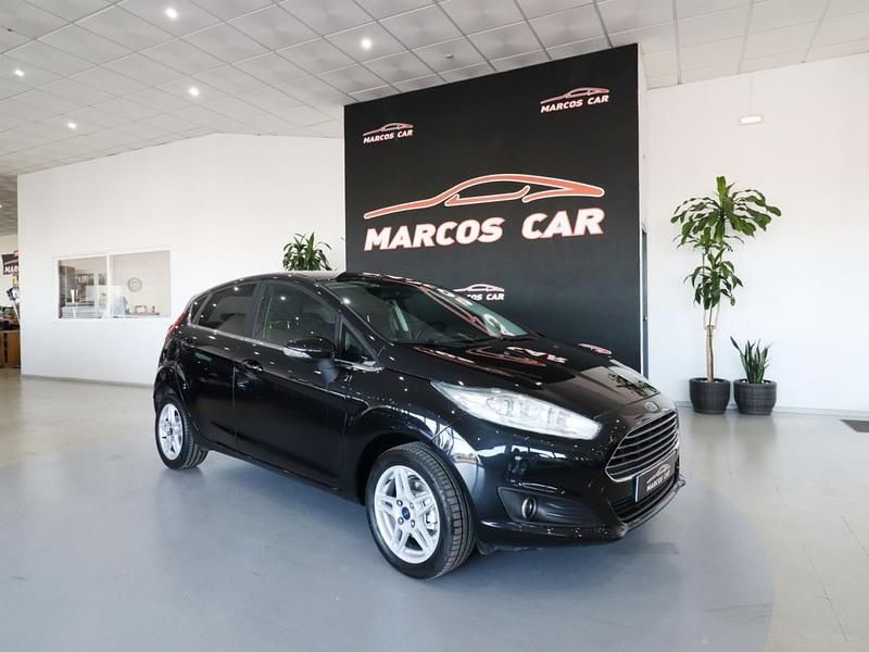 Preto Usado 2015 Ford Fiesta Trend Citadino | € 9.700 - Imagem 1/4