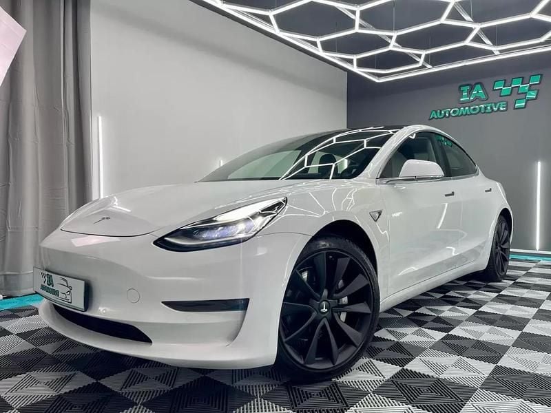 Branco Usado 2019 Tesla Model 3 Sedan | € 20.250 (Bom preço) - Imagem 1/4