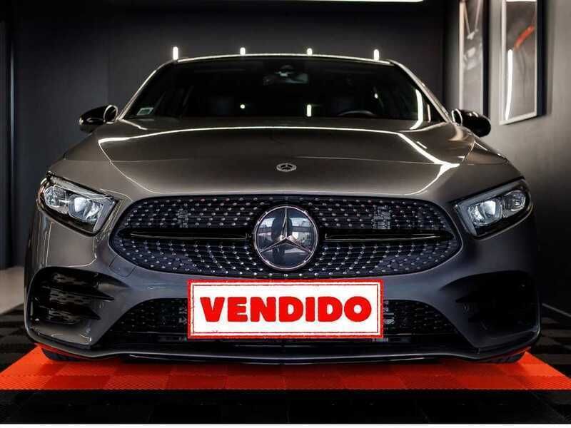 Cinzento Usado 2021 Mercedes 180 Sedan | € 32.500 - Imagem 1/4
