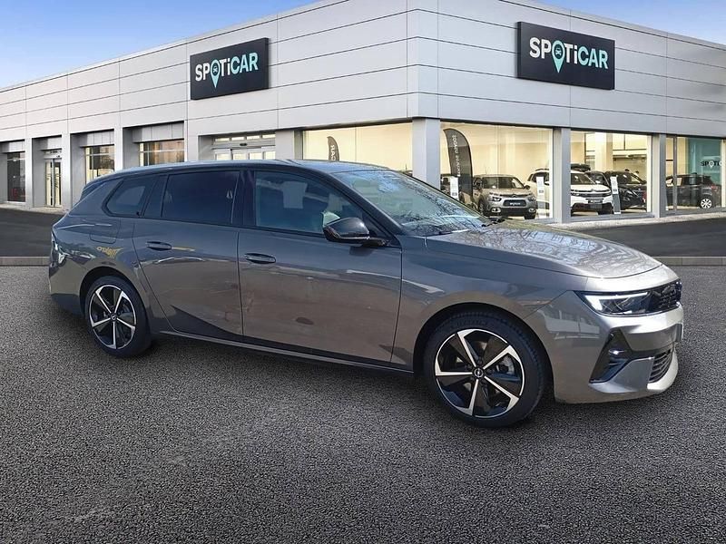 Usado Opel Astra 136 HP (100 kW) 2025 Cinzento Carrinha