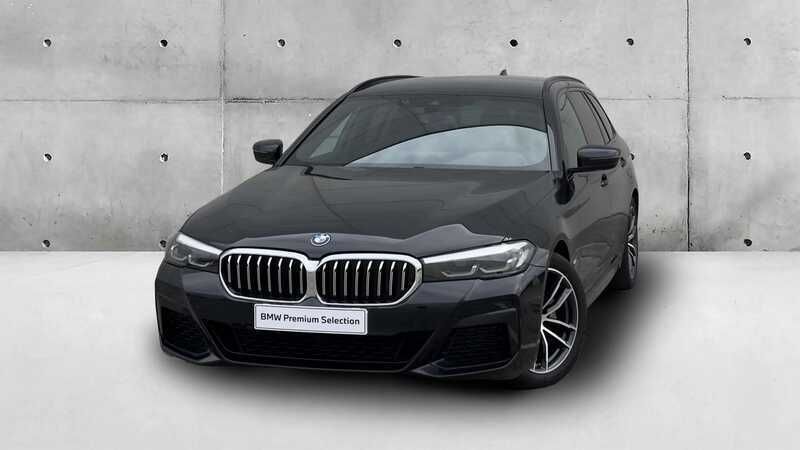 Preto sapphire metalizada Usado 2023 BMW 520 Shadowline Carrinha | € 48.900 (Preço elevado) - Imagem 1/4