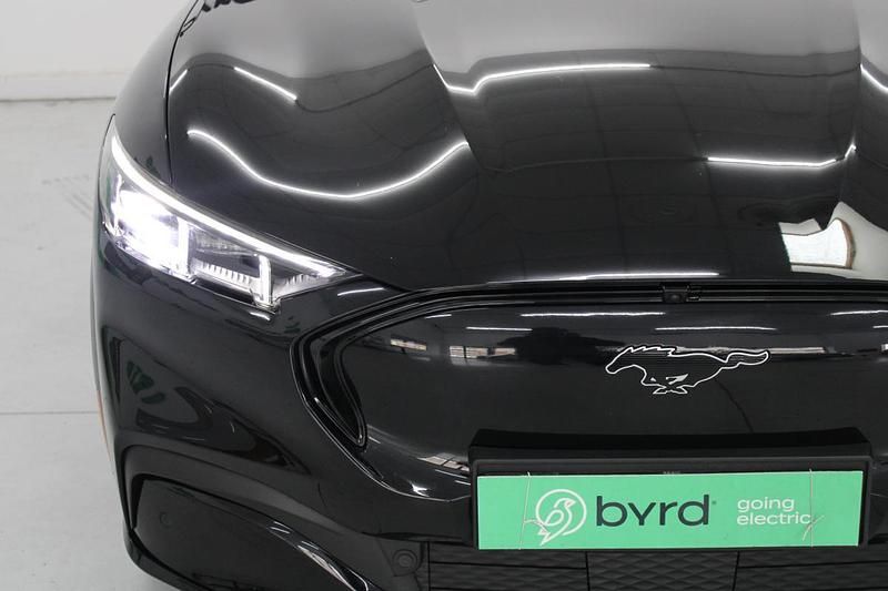 Usado Ford Mustang Mach-E 258 kW (351 HP) 2023 Preto SUV