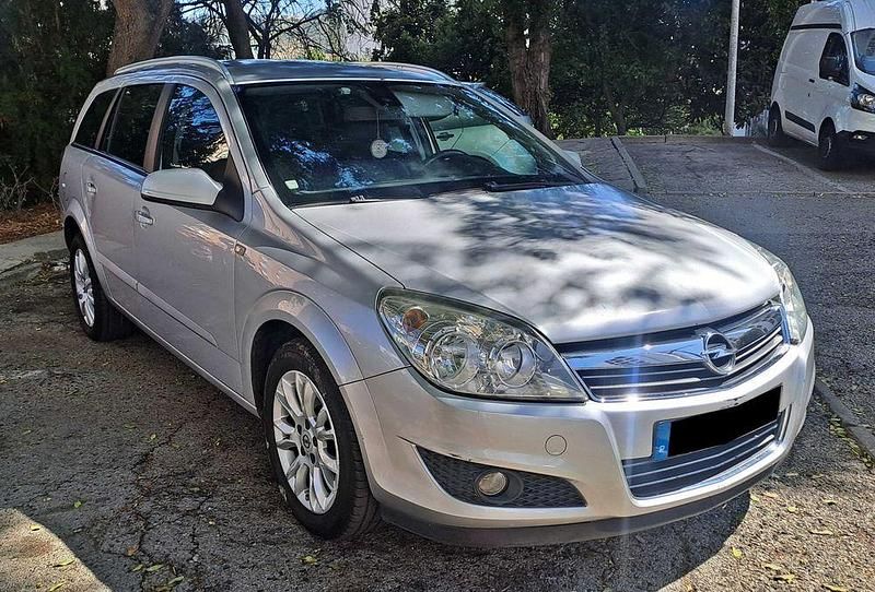Usado 2009 Opel Astra Sedan | € 3.390 (Preço justo) - Imagem 1/4