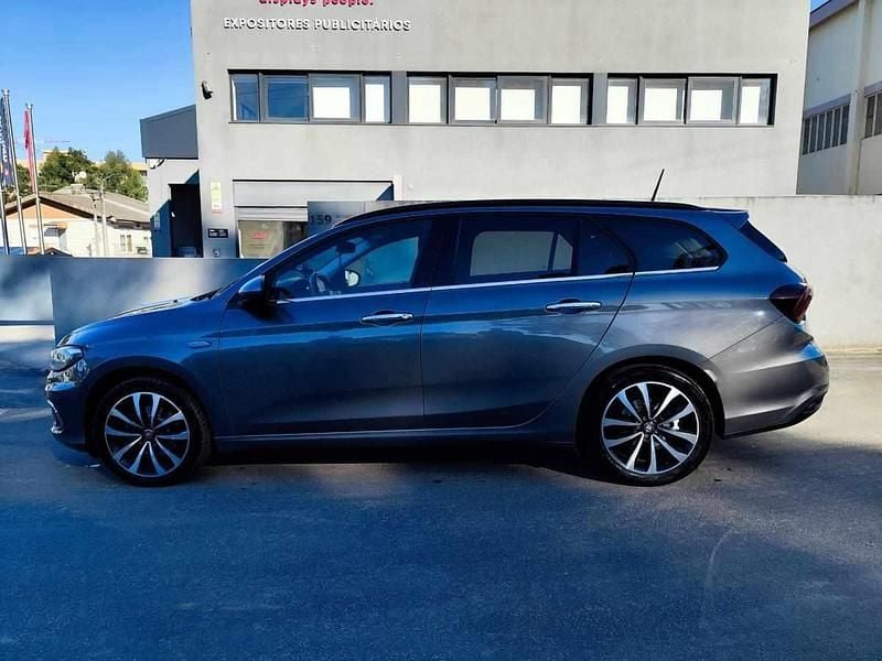 Cinzento Usado 2019 Fiat Tipo Sedan | € 9.500 (Preço elevado) - Imagem 1/4