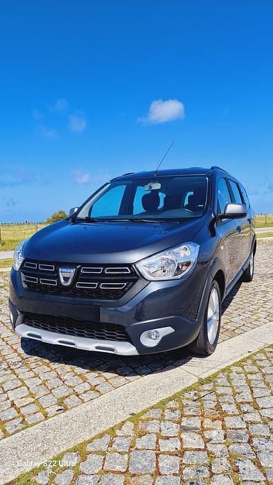 Usado 2018 Dacia Lodgy Stepway Monovolume | € 12.000 (Preço elevado) - Imagem 1/4
