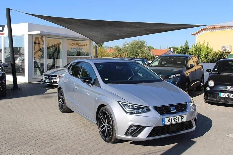 Cinzento Usado 2021 Seat Ibiza | € 15.950 (Preço elevado) - Imagem 1/4