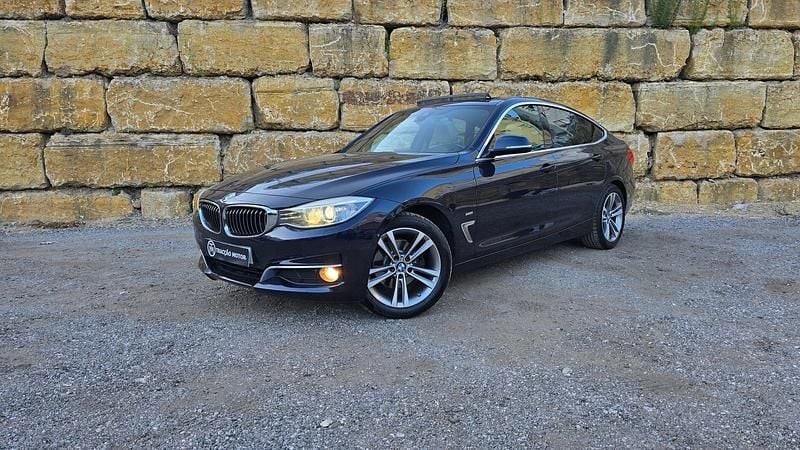 Azul Usado 2016 BMW 320 Gran Turismo Luxury Line Coupé | € 21.500 - Imagem 1/4