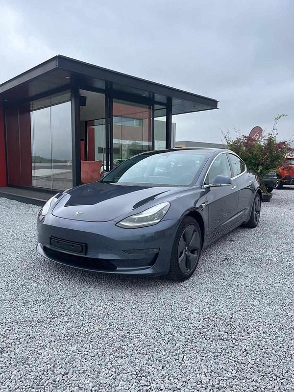 Cinza Usado 2020 Tesla Model 3 Long Range AWD Sedan | € 26.900 (Preço justo) - Imagem 1/4