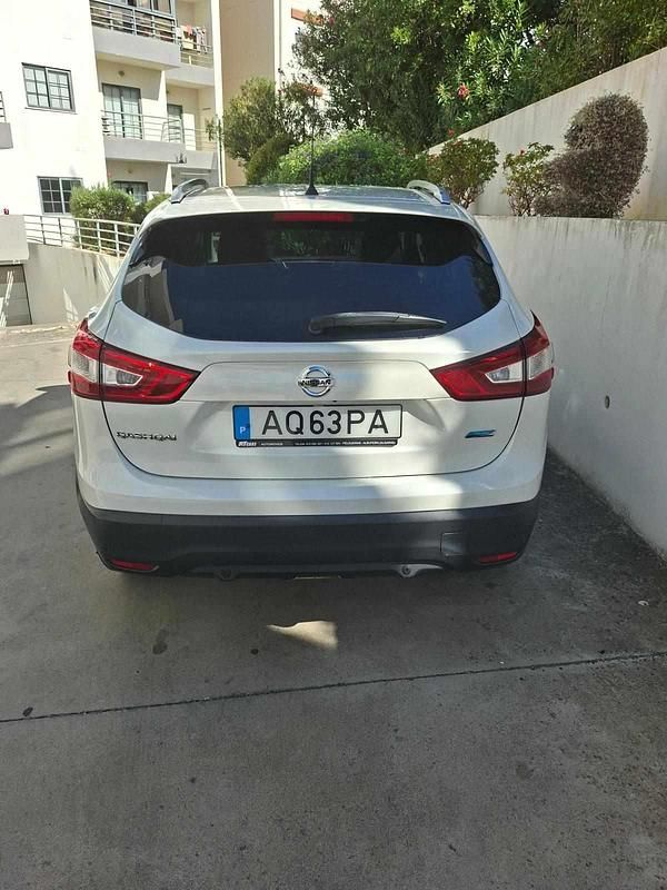 Branco Usado 2016 Nissan Qashqai SUV | € 15.500 (Preço justo) - Imagem 1/2