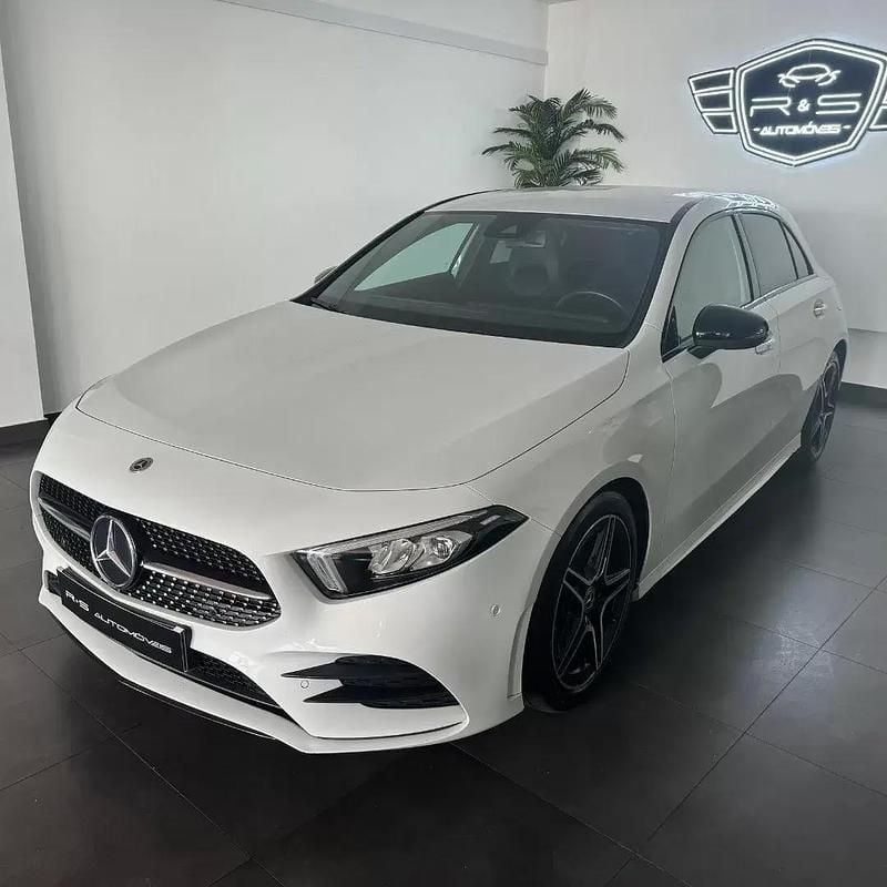 Branco Usado 2021 Mercedes A180 AMG line Sedan | € 29.990 (Preço justo) - Imagem 1/4