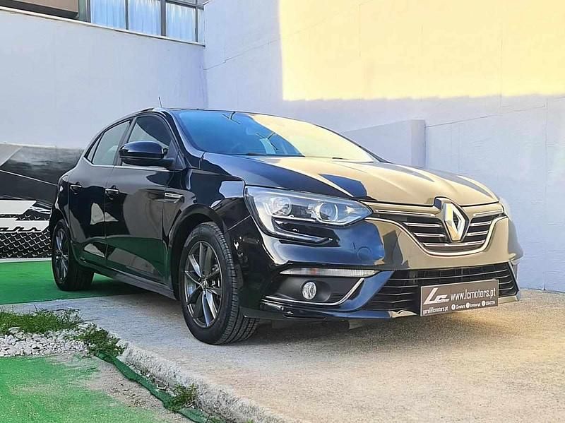 Preto Usado 2016 Renault Mégane III | € 12.000 (Preço justo) - Imagem 1/4