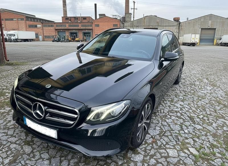 Preto Usado 2019 Mercedes E300 Carrinha | € 22.400 (Preço elevado) - Imagem 1/4